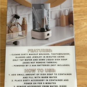 Makeup Brush Cleaner